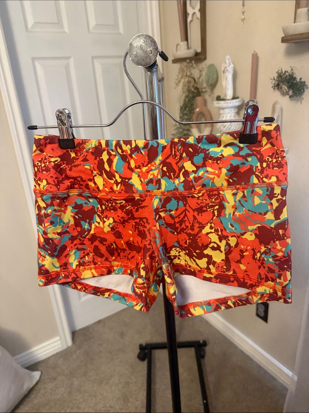 Fleo Mid Rise Booty Short